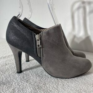 Dexflex Comfort Grey Faux Suede High Heeled Zip Up Ankle Booties Size 6W
